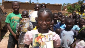 O futuro com a tecnologia, a escrita e a presença do griot na vida social- Burkina Faso Foto: One Hope