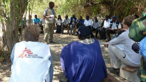 Trabalhadores humanitários coordenam uma reunião no estado de Jonglei, no Sudão do Sul. Foto: OCHA 