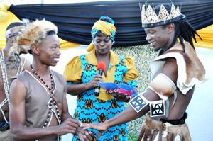 Tshepo (esquerda) e Thoba no dia do casamento - Arquivo Pessoal 