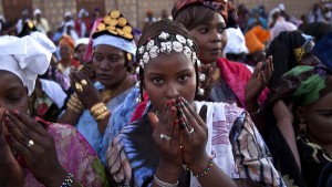  Celebração religiosa no Mali. Foto: ONU/Marco Dormino