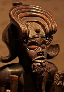 O príncipe Kimbinda Ilunga representado em esculturas - Wikipedia 