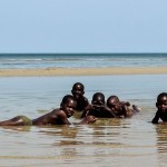 Praia Costa do Sol, Moçambique – Registro da leitora Antoniela Rodriguez — em Moçambique.