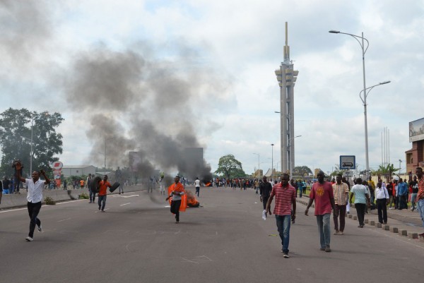 Manifestantes em Kinshasa, capital da República Democrática do Congo. Foto: Habibou Bangre/IRIN