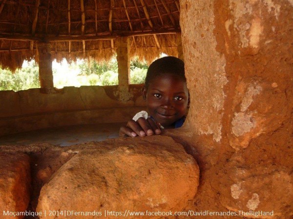 Registro do leitor David Fernandes na aldeia de Messica, em Moçambique 