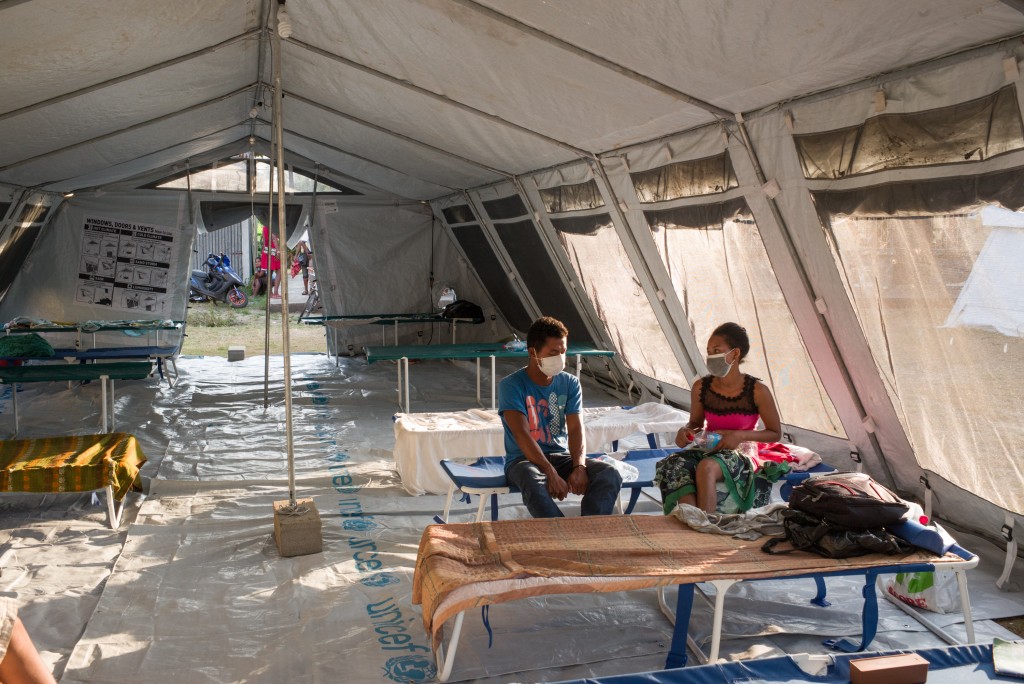 Patients affected by the plague are quarantined and housed in tents (provided by UNICEF). Patients are forbidden to go out at the risk of infecting others in their environment.