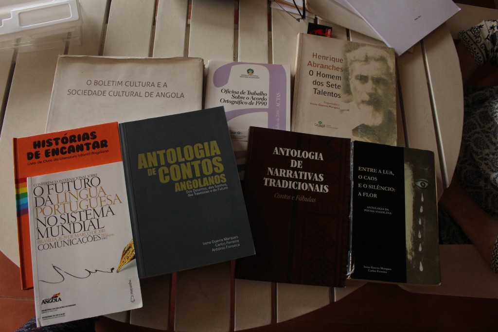 Literatura angolana - Miriane Peregrino 