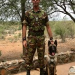 Craig, em patrulha com um de seus cachorros – Arquivo Pessoal