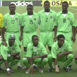 Uniforme verde limão dos Super Eagles na Copa do Mundo de 2002, quando o material esportivo da equipe também foi produzido pela Nike.