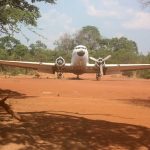 Monumento em homenagem a Lumumba na região do Katanga, um avião simbolizando a última viagem de um guerreiro. Arquivo pessoal Gerson Brandão